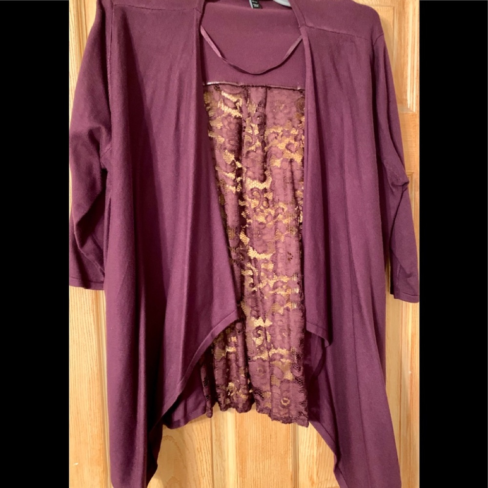 SHRUG WITH LACE BACK NWOT